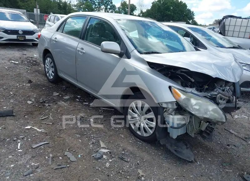 2013 Toyota COROLLA фото