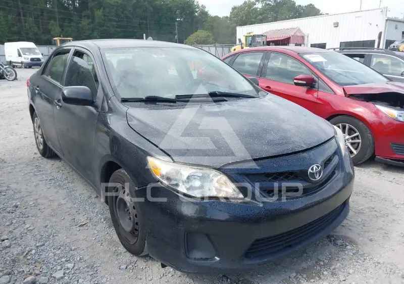 2013 Toyota COROLLA фото