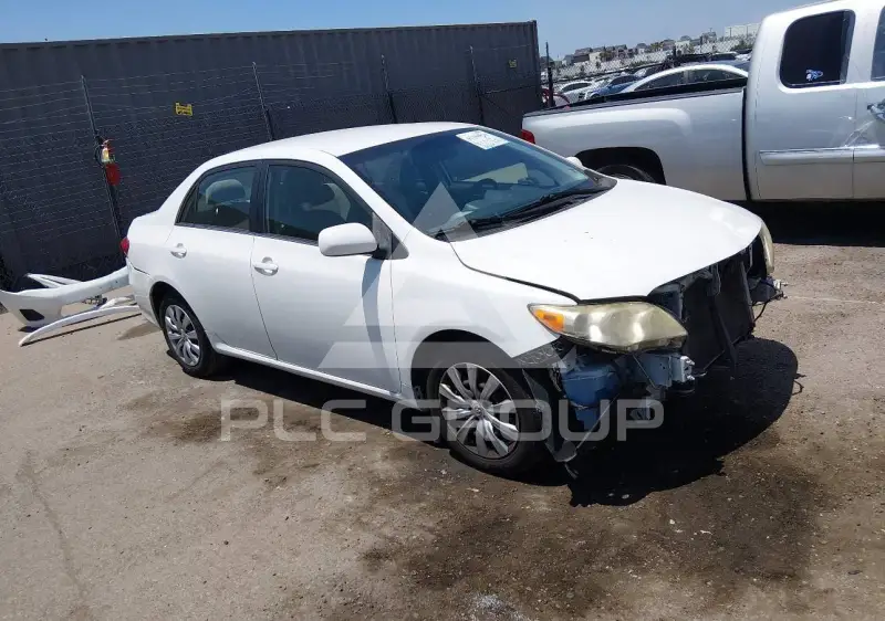 2013 Toyota COROLLA фото