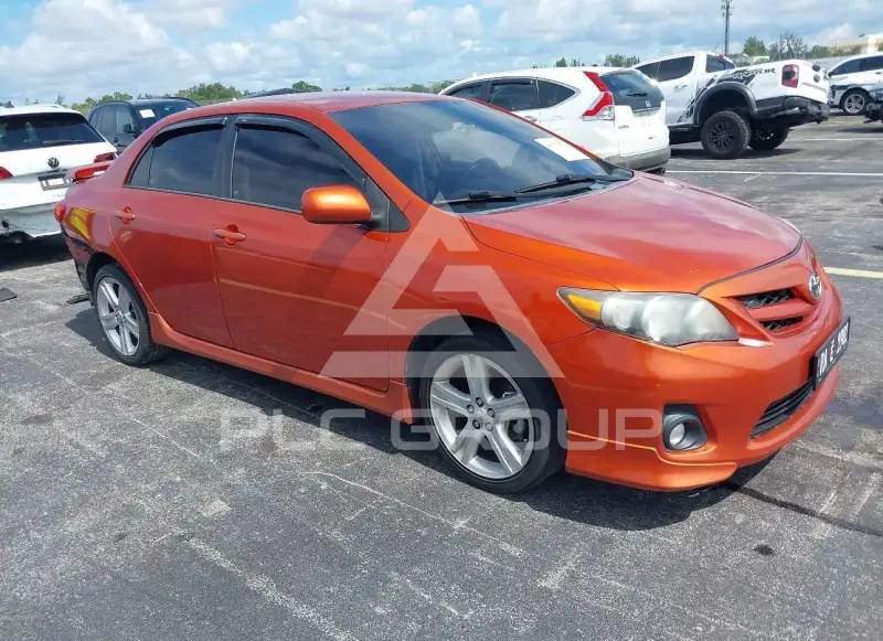 2013 Toyota COROLLA фото