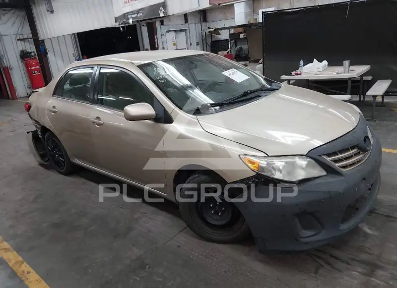 2013 Toyota COROLLA фото