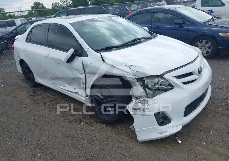 2013 Toyota COROLLA фото