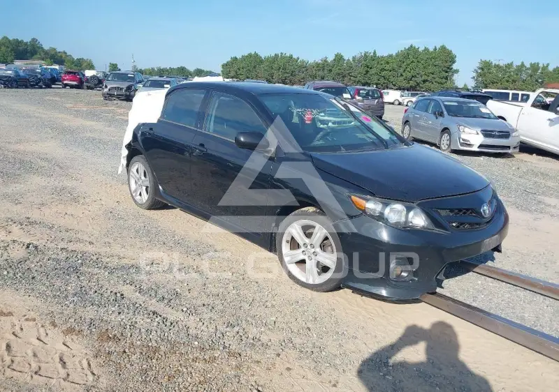 2013 Toyota COROLLA фото