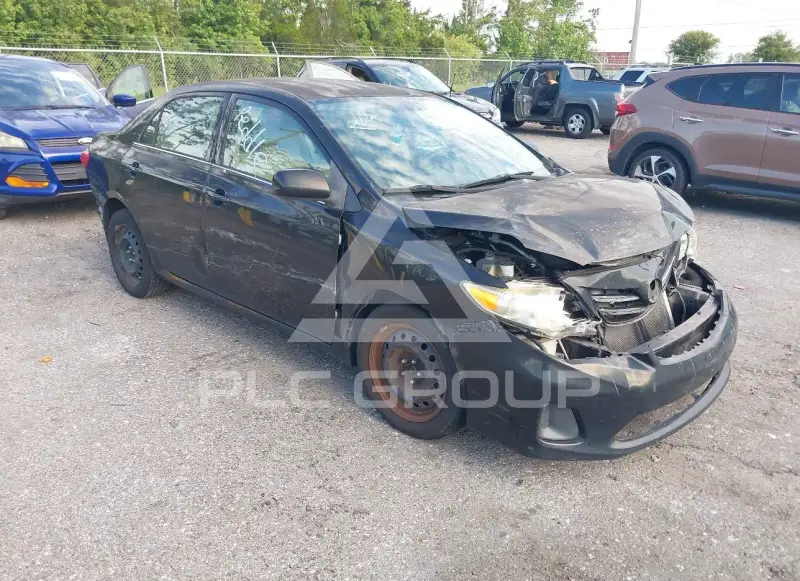 2013 Toyota COROLLA фото