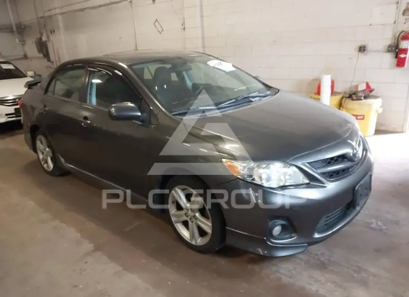 2013 Toyota COROLLA фото