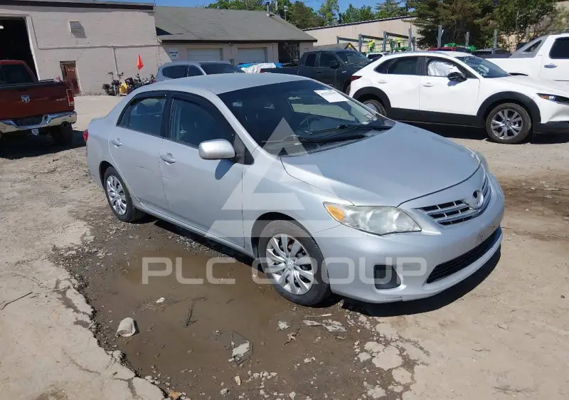 2013 Toyota COROLLA фото