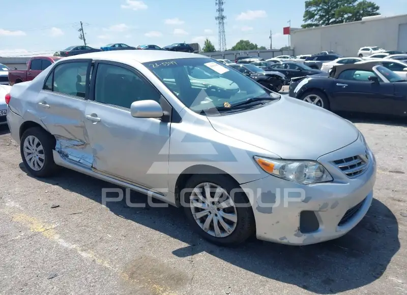 2013 Toyota COROLLA фото