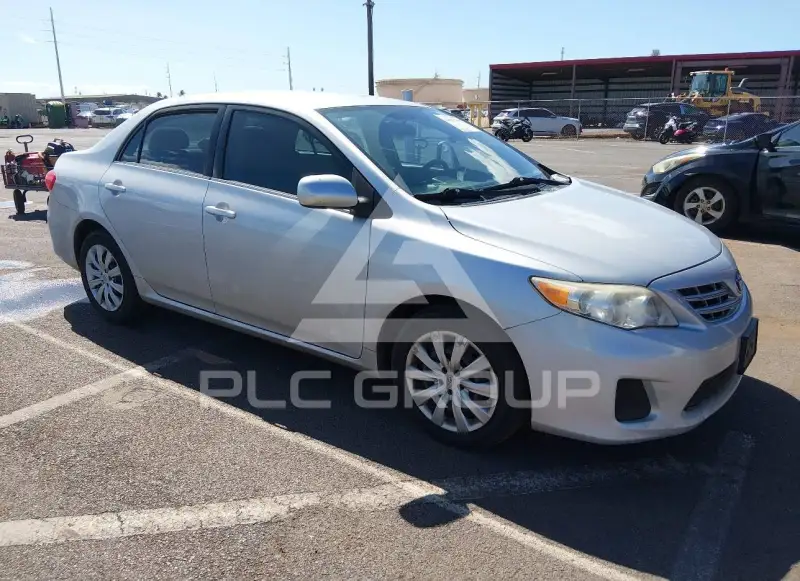 2013 Toyota COROLLA фото