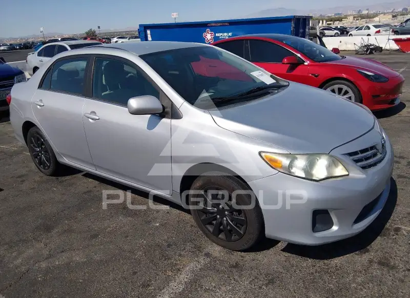 2013 Toyota COROLLA фото