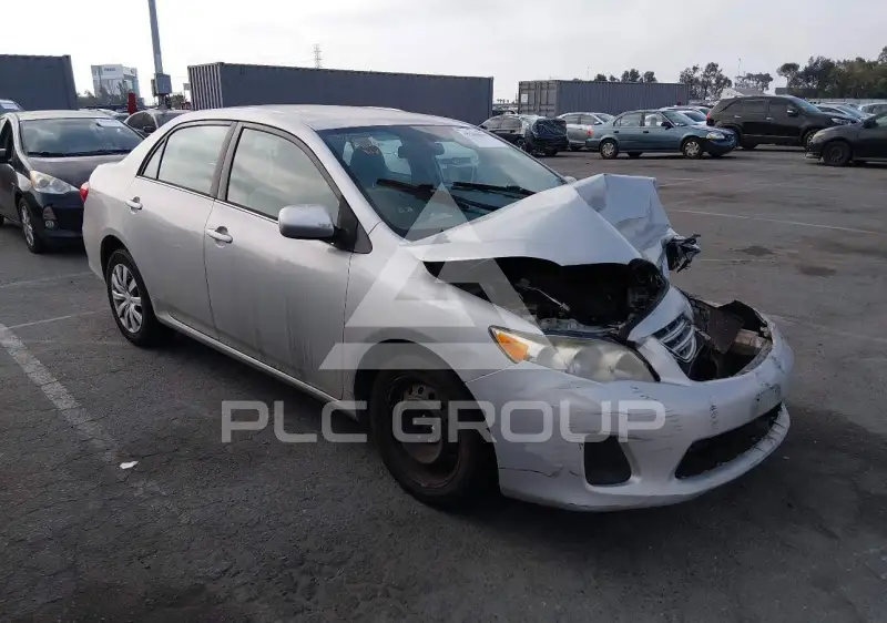 2013 Toyota COROLLA фото