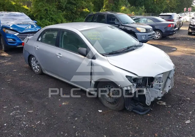 2013 Toyota COROLLA фото