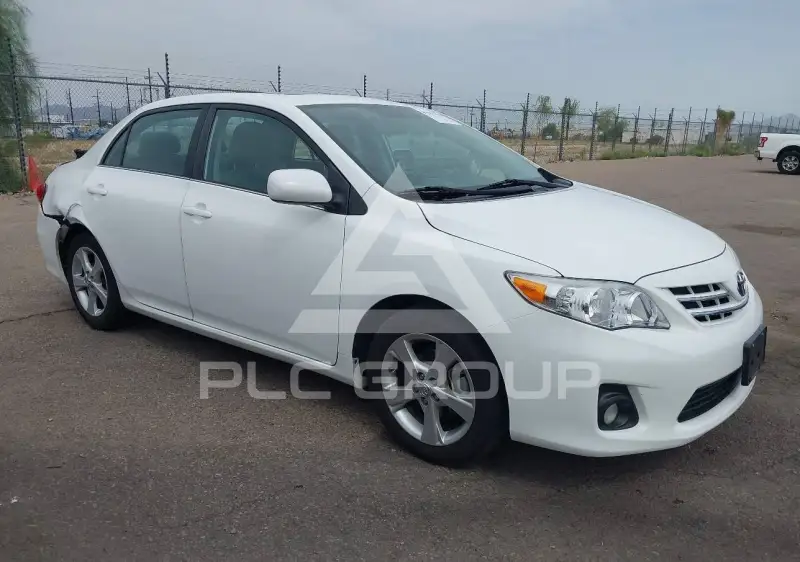 2013 Toyota COROLLA фото