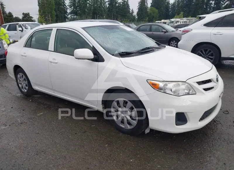 2013 Toyota COROLLA фото