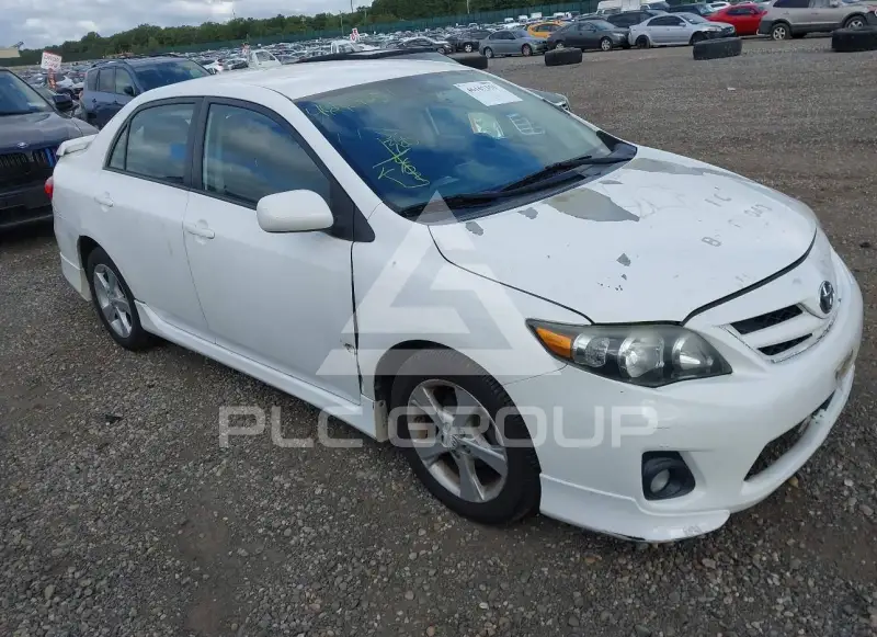 2013 Toyota COROLLA фото