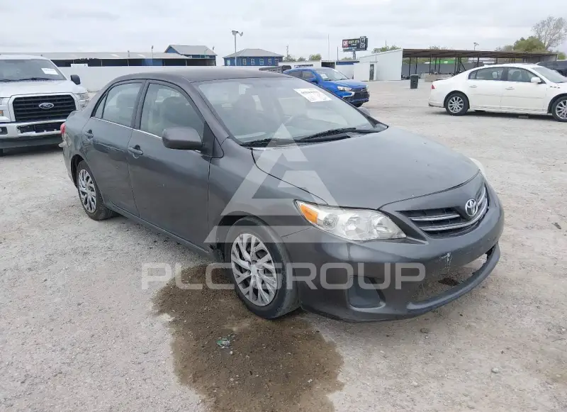 2013 Toyota COROLLA фото