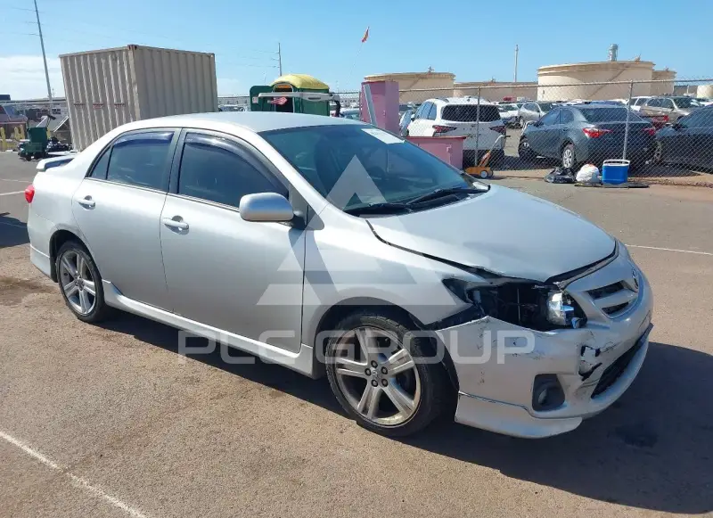 2013 Toyota COROLLA фото