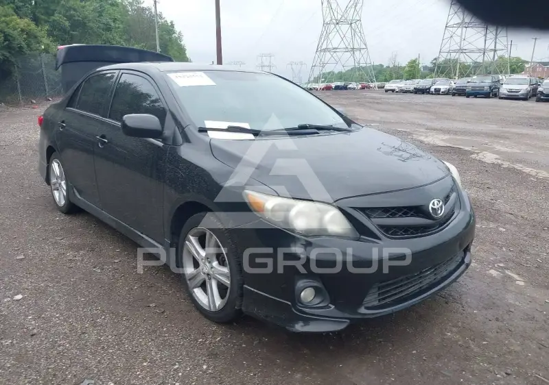 2013 Toyota COROLLA фото