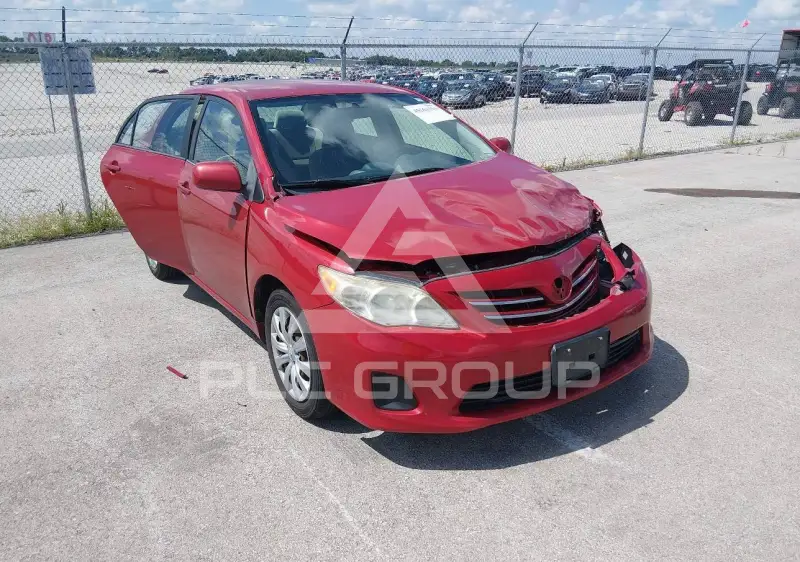 2013 Toyota COROLLA фото