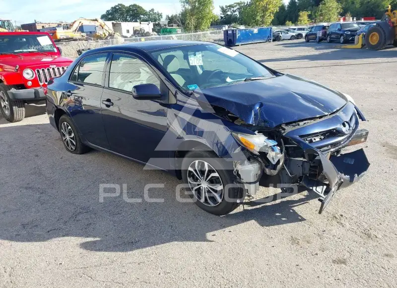 2013 Toyota COROLLA фото
