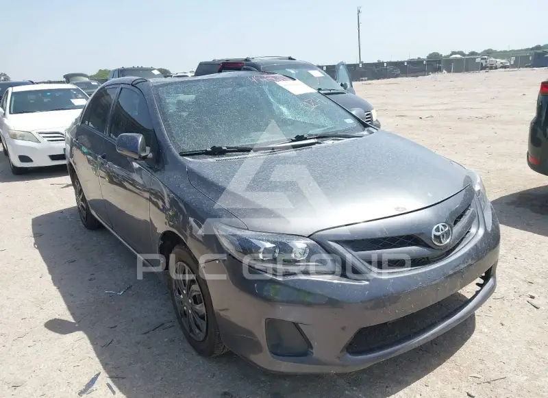 2013 Toyota COROLLA photo