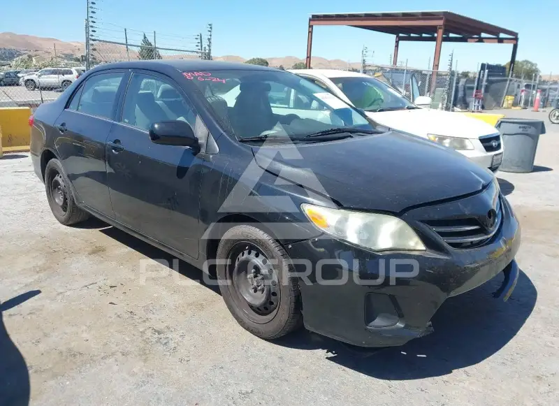 2013 Toyota COROLLA фото