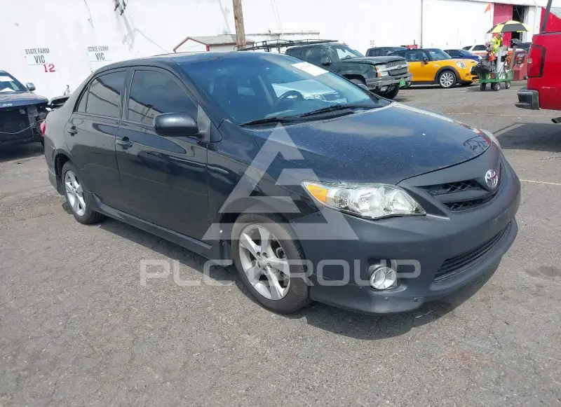 2013 Toyota COROLLA фото