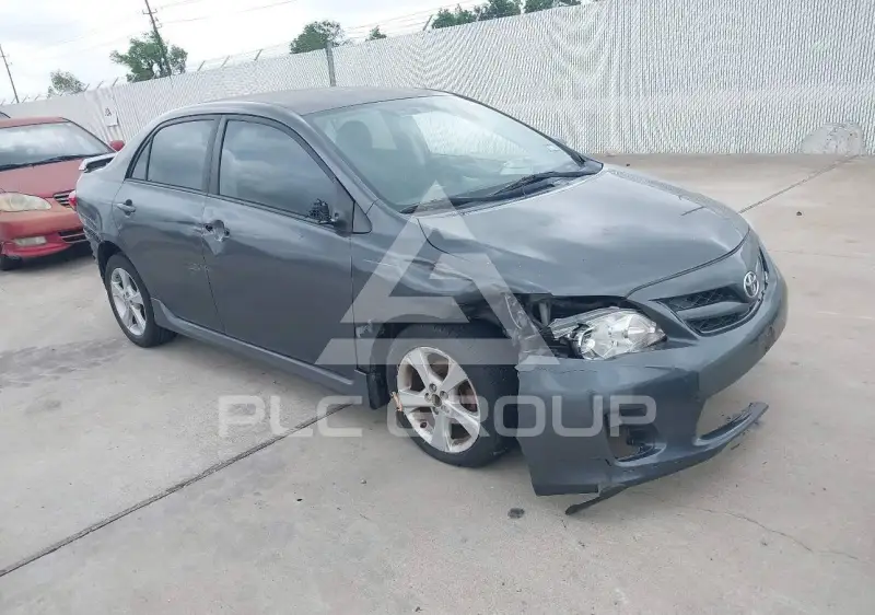 2013 Toyota COROLLA фото