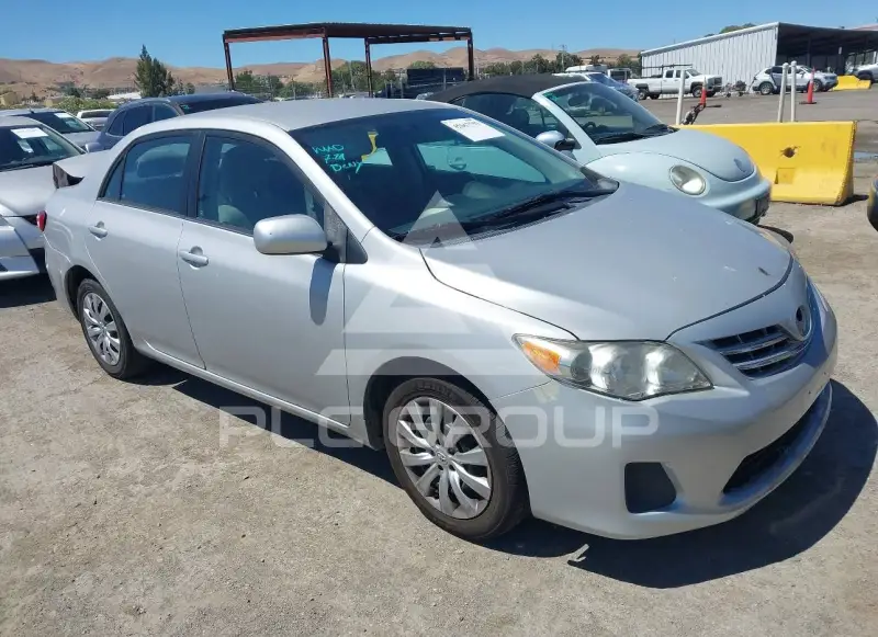 2013 Toyota COROLLA фото