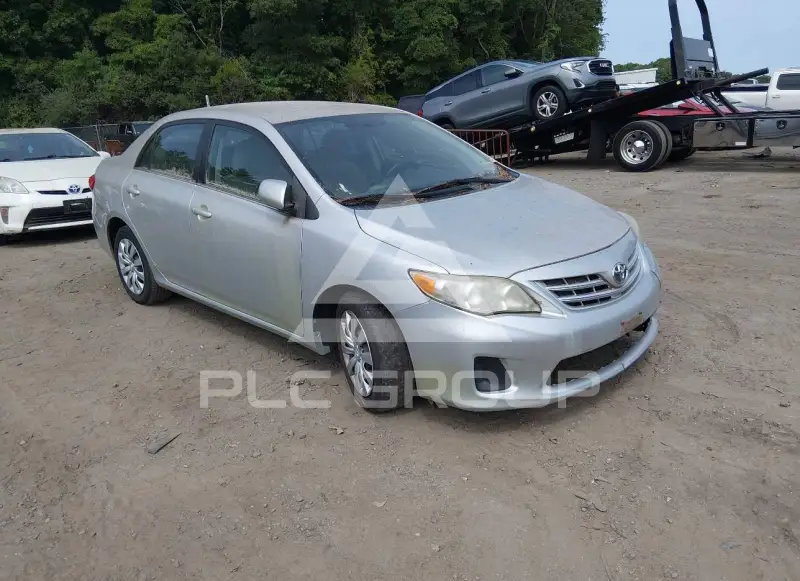 2013 Toyota COROLLA фото