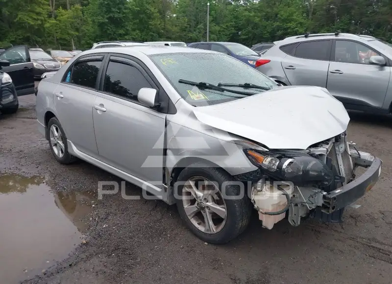 2013 Toyota COROLLA фото