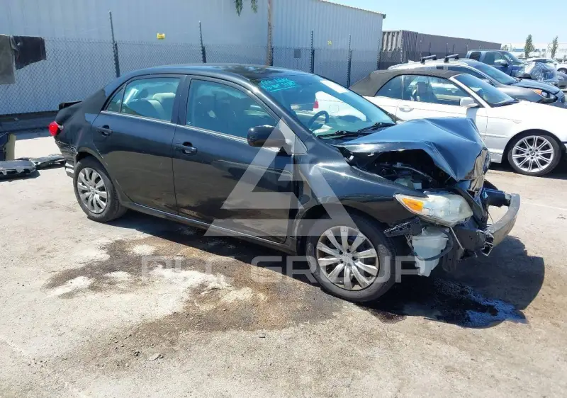 2013 Toyota COROLLA фото