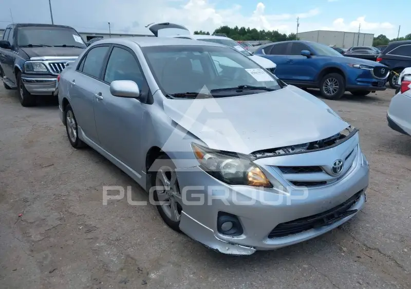 2013 Toyota COROLLA фото
