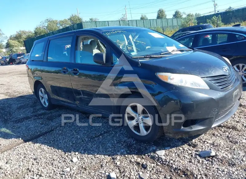 2013 Toyota SIENNA фото
