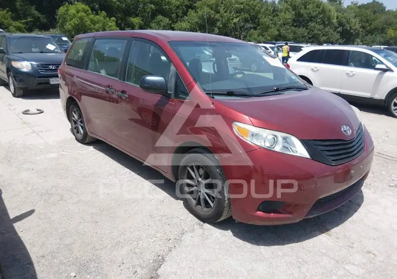 2013 Toyota SIENNA фото