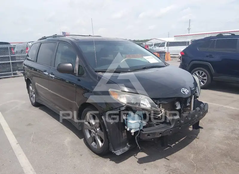 2013 Toyota SIENNA фото