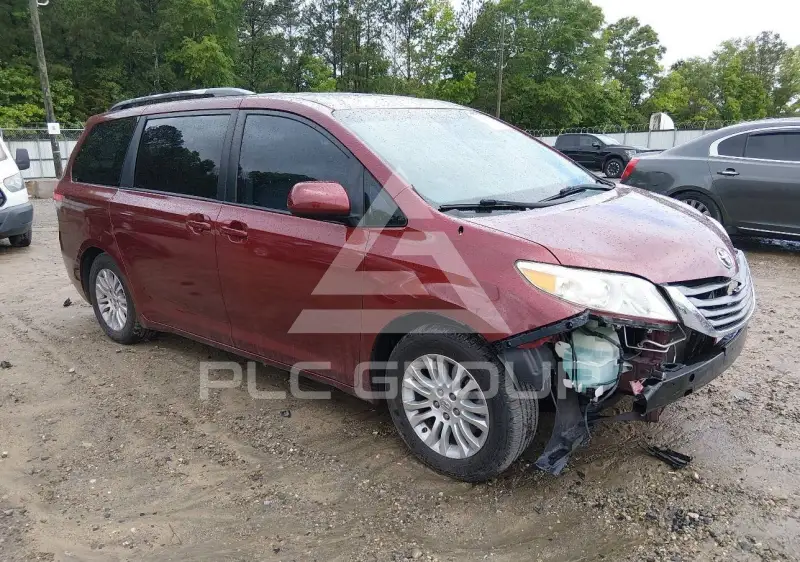 2013 Toyota SIENNA фото