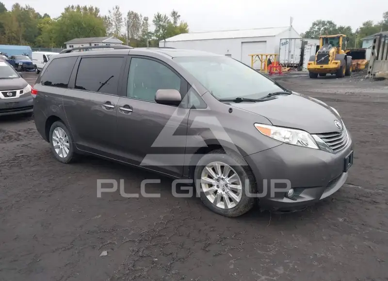 2013 Toyota SIENNA фото