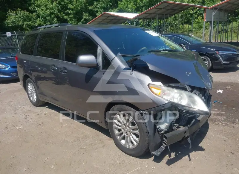 2013 Toyota SIENNA фото
