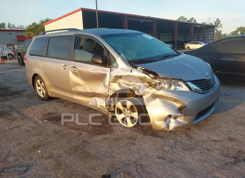 2013 Toyota SIENNA фото