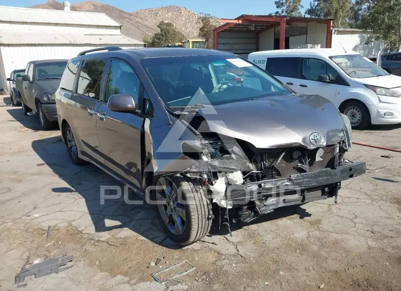 2013 Toyota SIENNA фото