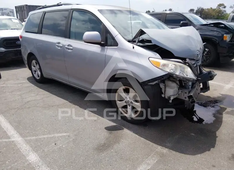 2013 Toyota SIENNA фото