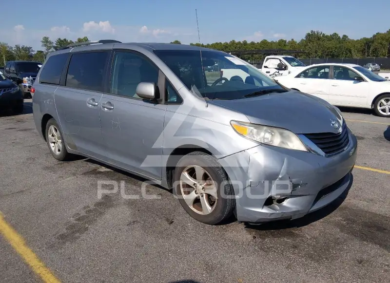2013 Toyota SIENNA фото