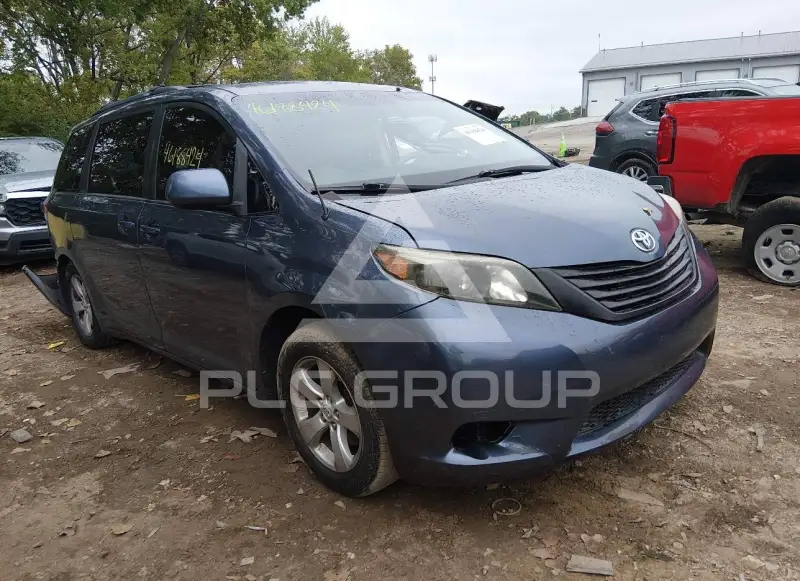 2013 Toyota SIENNA фото