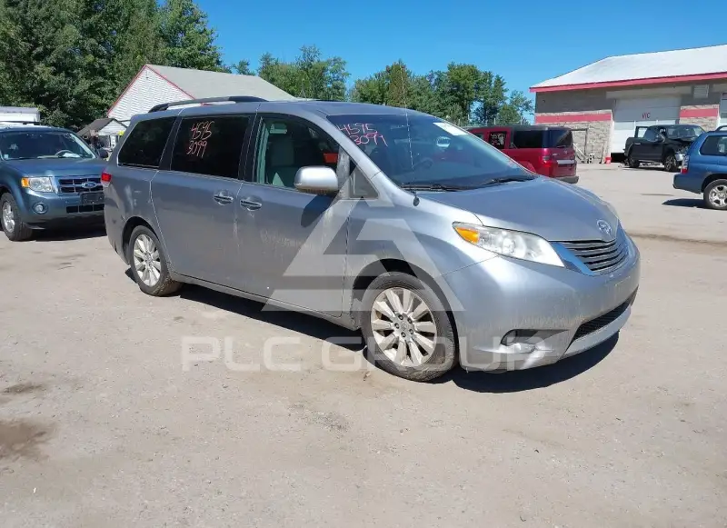 2013 Toyota SIENNA фото