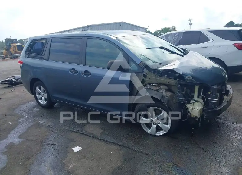 2013 Toyota SIENNA фото