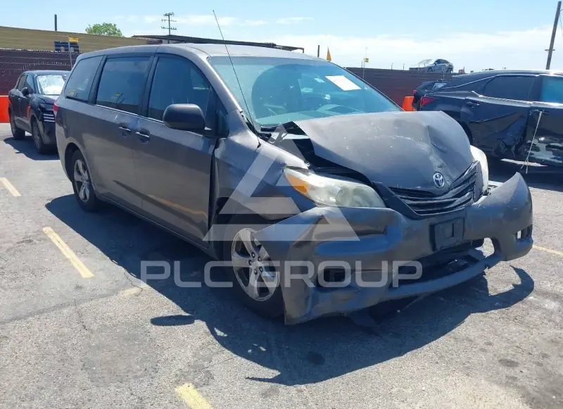 2013 Toyota SIENNA фото