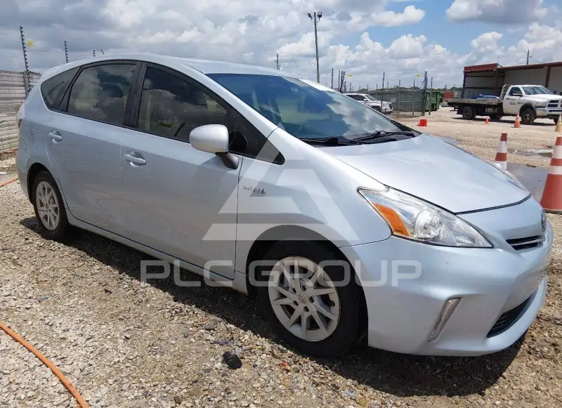2013 Toyota PRIUS фото