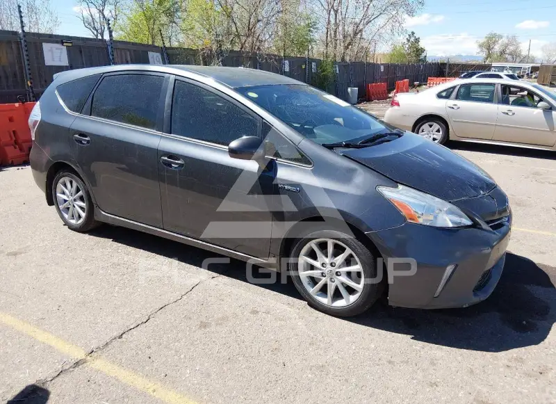 2013 Toyota PRIUS фото