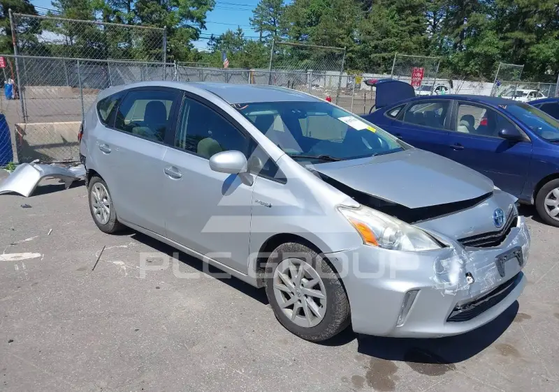 2013 Toyota PRIUS фото