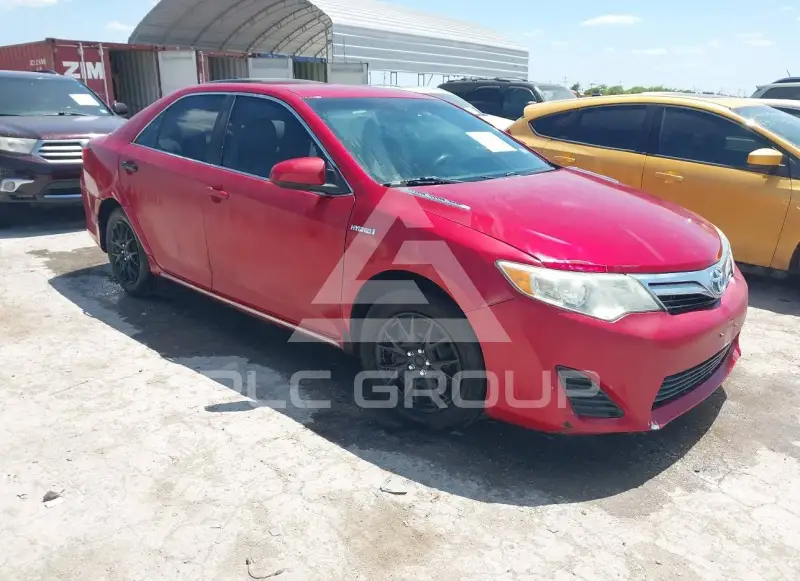 2013 Toyota CAMRY фото
